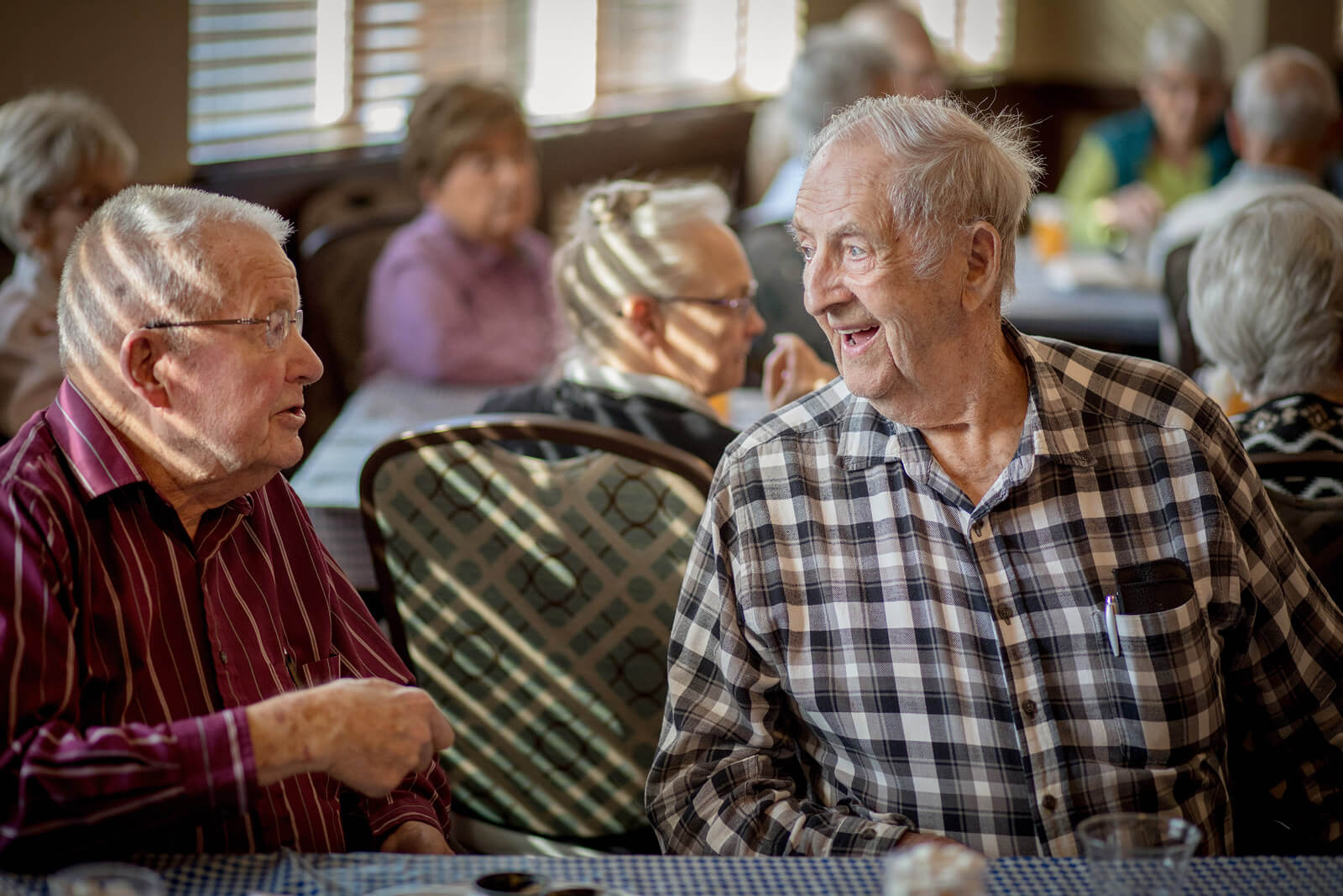stages of dementia, older gentlemen in memory care community